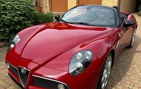 Alfa Romeo 8C Competizione, 2010 год, 28 600 000 рублей, 13 фотография