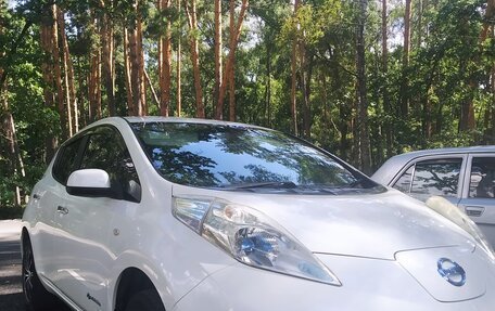 Nissan Leaf I, 2015 год, 850 000 рублей, 3 фотография