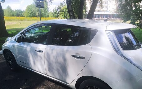 Nissan Leaf I, 2015 год, 850 000 рублей, 6 фотография
