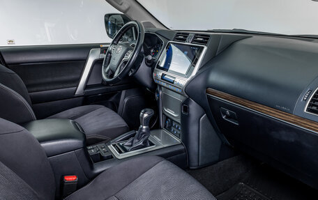 Toyota Land Cruiser Prado 150 рестайлинг 2, 2020 год, 4 835 000 рублей, 11 фотография