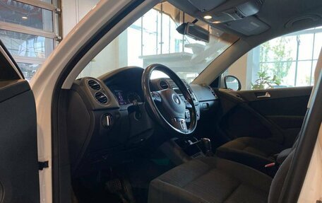 Volkswagen Tiguan I, 2012 год, 915 000 рублей, 23 фотография