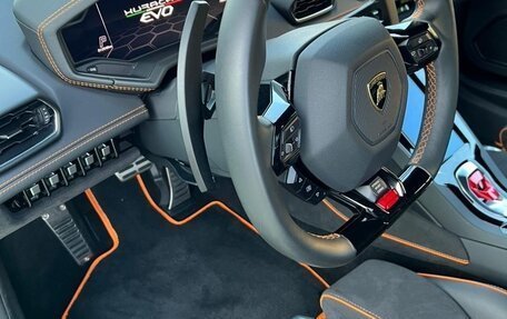 Lamborghini Huracán, 2020 год, 27 000 000 рублей, 10 фотография