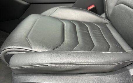 Volkswagen Touareg III, 2020 год, 4 950 000 рублей, 8 фотография