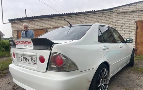 Toyota Altezza, 2001 год, 700 000 рублей, 3 фотография