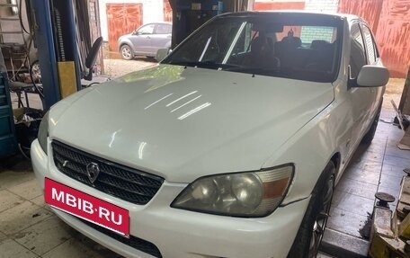 Toyota Altezza, 2001 год, 700 000 рублей, 4 фотография