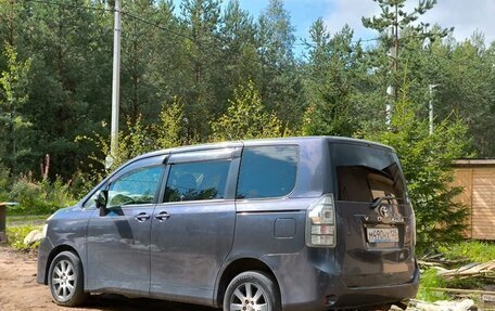Toyota Voxy II, 2013 год, 1 615 000 рублей, 6 фотография