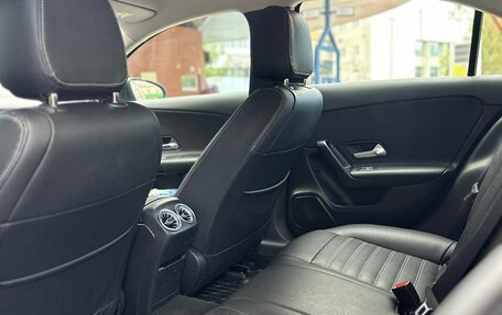 Mercedes-Benz A-Класс, 2019 год, 2 400 000 рублей, 13 фотография