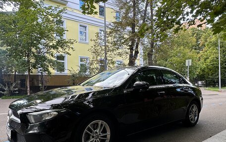 Mercedes-Benz A-Класс, 2019 год, 2 400 000 рублей, 2 фотография