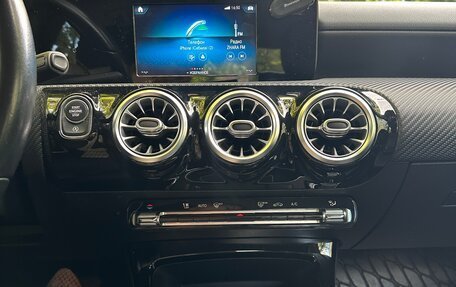 Mercedes-Benz A-Класс, 2019 год, 2 400 000 рублей, 8 фотография