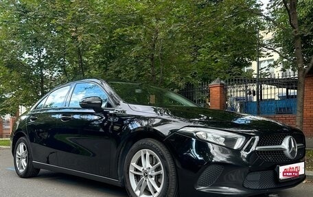 Mercedes-Benz A-Класс, 2019 год, 2 400 000 рублей, 3 фотография