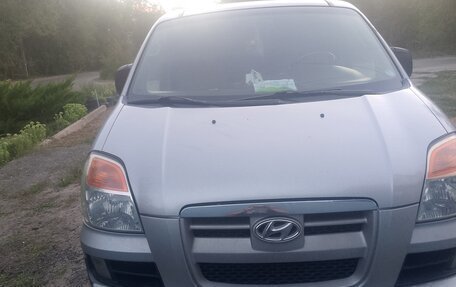 Hyundai Starex I рестайлинг, 2004 год, 680 000 рублей, 3 фотография
