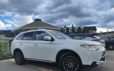 Mitsubishi Outlander III рестайлинг 3, 2014 год, 1 950 000 рублей, 1 фотография