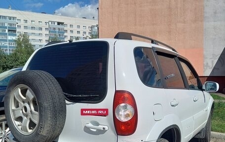 Chevrolet Niva I рестайлинг, 2011 год, 450 000 рублей, 4 фотография