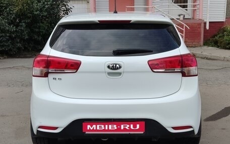 KIA Rio III рестайлинг, 2016 год, 997 000 рублей, 18 фотография