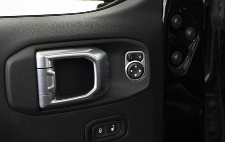 Jeep Wrangler, 2021 год, 4 999 050 рублей, 23 фотография