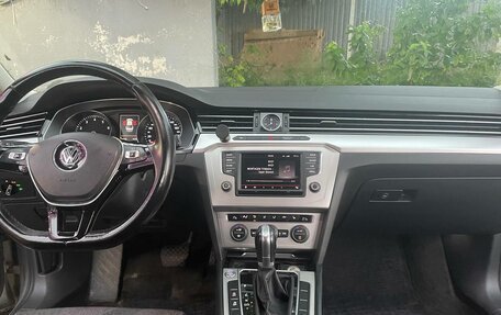 Volkswagen Passat B8 рестайлинг, 2015 год, 1 650 000 рублей, 9 фотография