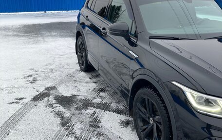 Volkswagen Tiguan II, 2021 год, 3 180 000 рублей, 2 фотография