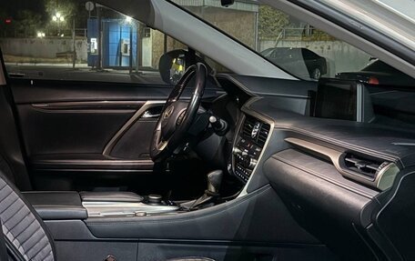 Lexus RX IV рестайлинг, 2017 год, 3 800 000 рублей, 7 фотография