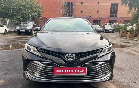 Toyota Camry, 2020 год, 2 200 000 рублей, 1 фотография