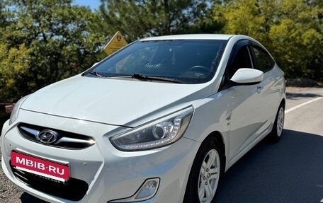 Hyundai Solaris II рестайлинг, 2013 год, 1 055 000 рублей, 2 фотография