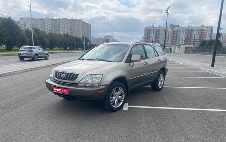 Lexus RX IV рестайлинг, 2001 год, 978 000 рублей, 1 фотография