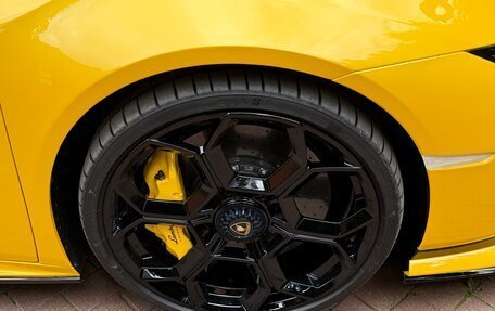 Lamborghini Huracán, 2023 год, 29 990 000 рублей, 7 фотография