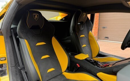 Lamborghini Huracán, 2023 год, 29 990 000 рублей, 14 фотография