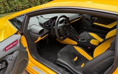 Lamborghini Huracán, 2023 год, 29 990 000 рублей, 9 фотография
