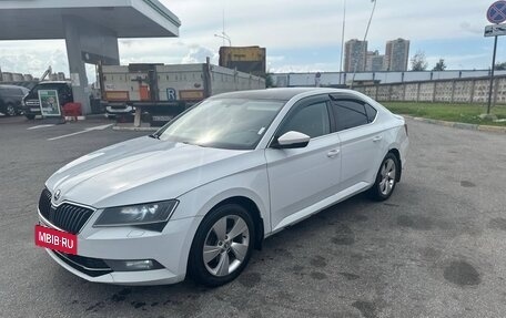Skoda Superb III рестайлинг, 2015 год, 980 000 рублей, 3 фотография