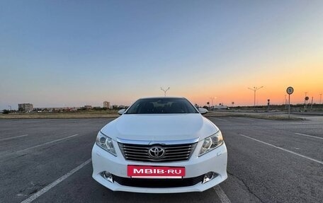 Toyota Camry, 2013 год, 1 850 000 рублей, 2 фотография