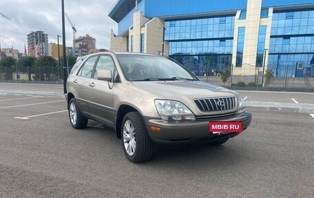 Lexus RX IV рестайлинг, 2001 год, 978 000 рублей, 2 фотография