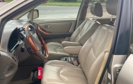 Lexus RX IV рестайлинг, 2001 год, 978 000 рублей, 6 фотография