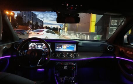 Mercedes-Benz E-Класс, 2016 год, 2 900 000 рублей, 38 фотография