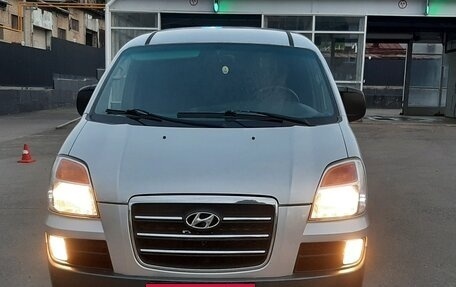 Hyundai Starex I рестайлинг, 2007 год, 785 000 рублей, 2 фотография