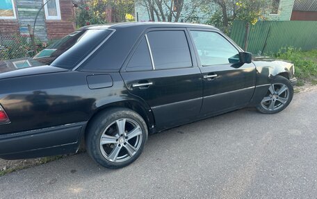 Mercedes-Benz E-Класс, 1993 год, 200 000 рублей, 4 фотография