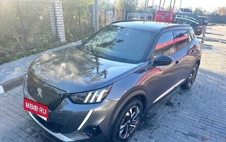 Peugeot 2008 II, 2021 год, 2 600 000 рублей, 2 фотография