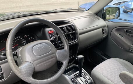 Chevrolet Tracker II, 2001 год, 490 000 рублей, 8 фотография