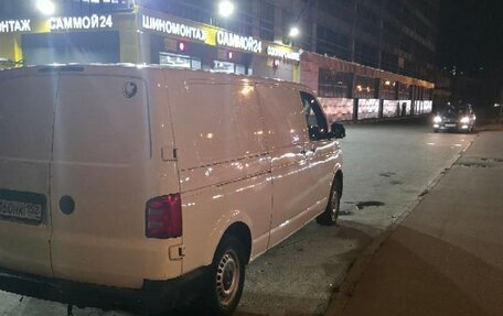 Volkswagen Transporter T6 рестайлинг, 2019 год, 2 000 000 рублей, 3 фотография