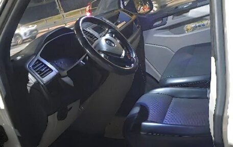 Volkswagen Transporter T6 рестайлинг, 2019 год, 2 000 000 рублей, 5 фотография