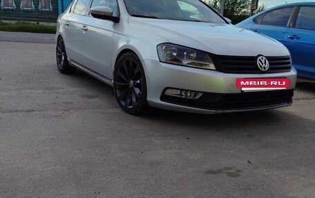 Volkswagen Passat B7, 2011 год, 800 000 рублей, 3 фотография