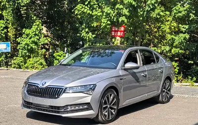 Skoda Superb III рестайлинг, 2022 год, 1 852 000 рублей, 1 фотография