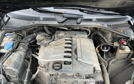 Volkswagen Touareg III, 2005 год, 990 000 рублей, 10 фотография