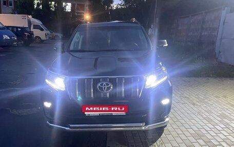 Toyota Land Cruiser Prado 150 рестайлинг 2, 2018 год, 5 100 000 рублей, 31 фотография