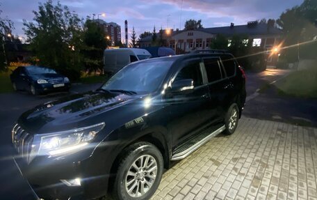 Toyota Land Cruiser Prado 150 рестайлинг 2, 2018 год, 5 100 000 рублей, 33 фотография