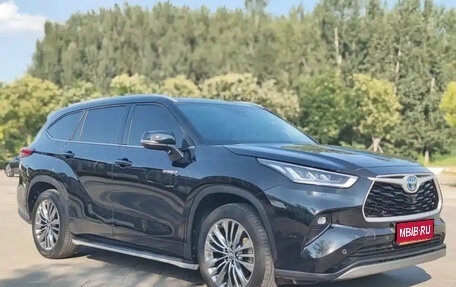 Toyota Highlander, 2022 год, 3 750 000 рублей, 1 фотография