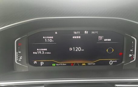 Volkswagen Tiguan II, 2022 год, 2 730 000 рублей, 15 фотография
