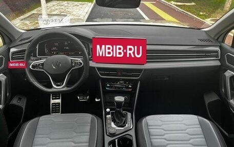 Volkswagen Tiguan II, 2022 год, 2 730 000 рублей, 9 фотография
