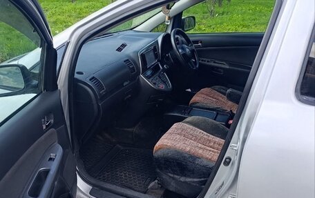 Toyota Wish II, 2003 год, 650 000 рублей, 13 фотография