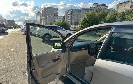 Toyota Corolla Spacio II, 2002 год, 580 000 рублей, 17 фотография