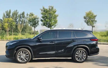 Toyota Highlander, 2022 год, 3 750 000 рублей, 6 фотография